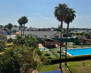 Piscina de Àtic en venda en San Juan de Aznalfarache amb Aire condicionat, Calefacció i Jardí privat