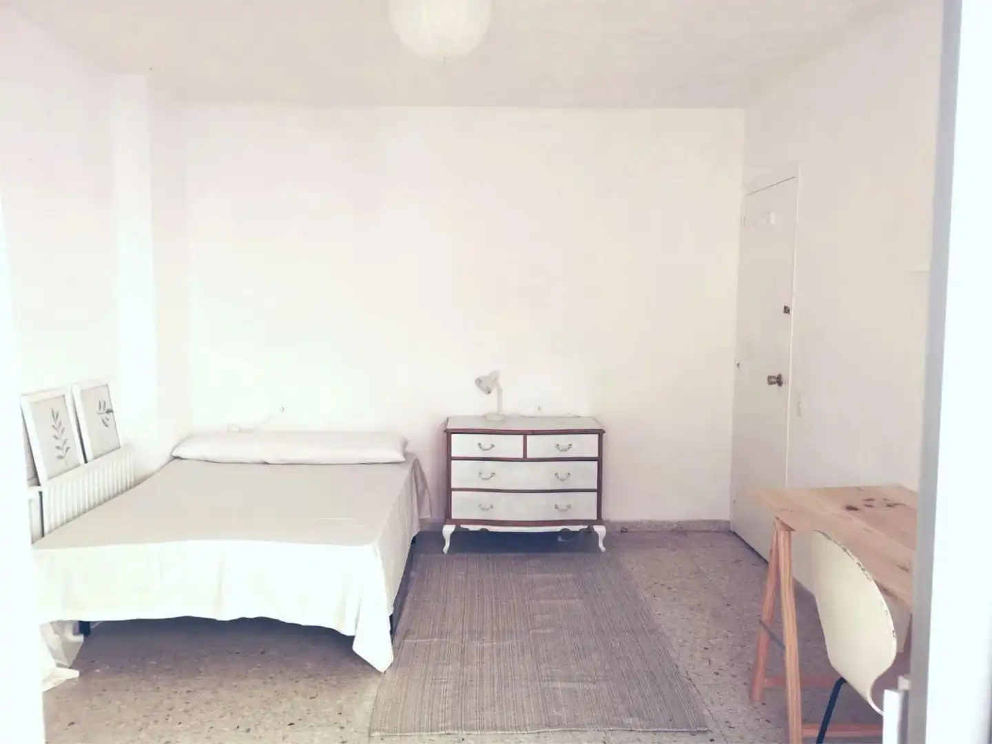 Zimmer in Carrer Canàries, 27, Valletes - Xiribecs Schlafzimmer von Wohnung zur untervermieten in Amposta mit Möbliert