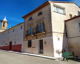 Vista exterior de Casa adosada en venda en Sierra de Luna amb Traster, Moblat i Balcó