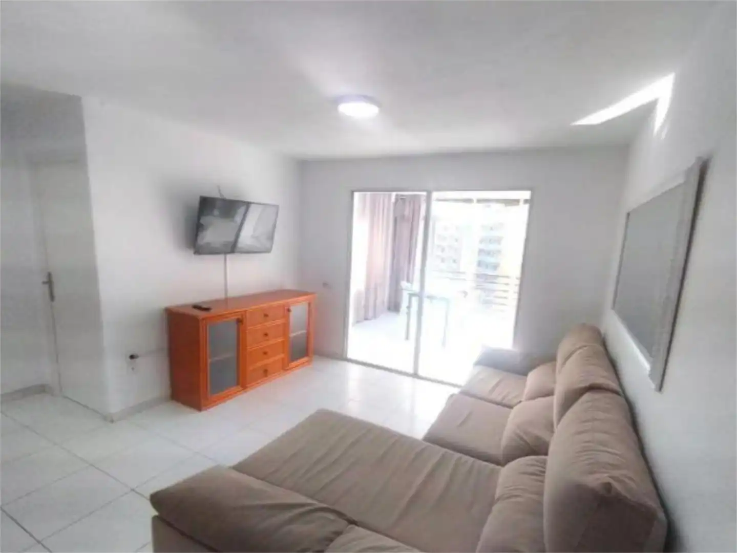 Flat for rent in Calle Kennedy, 5, Levante Alto Living room of Flat for rent in Benidorm with Air Conditioner, Heating and Private garden