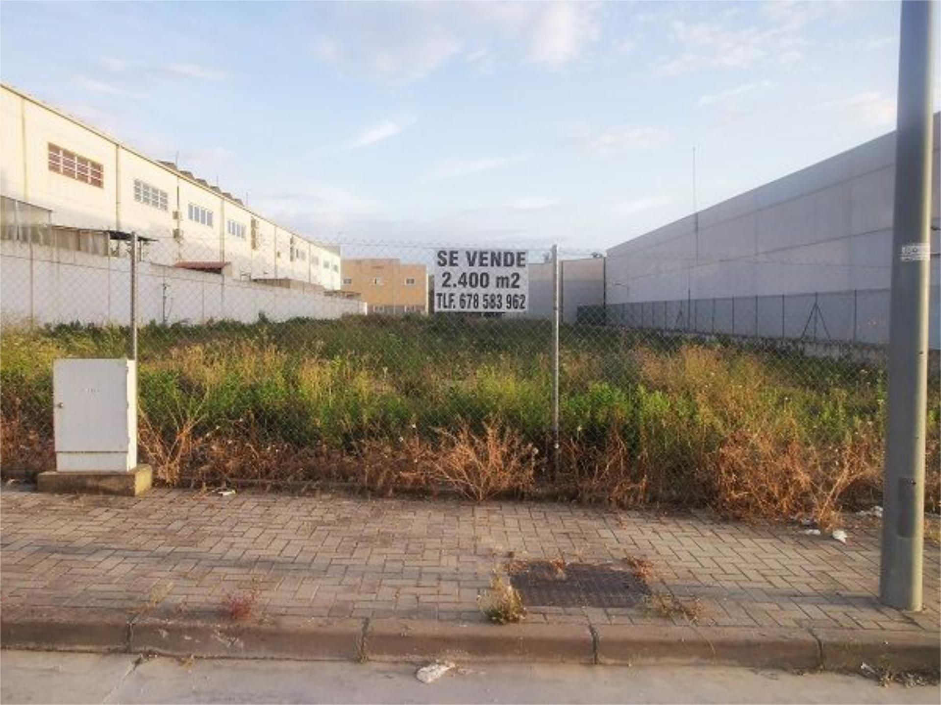 Terreny industrial en venda en Lucena