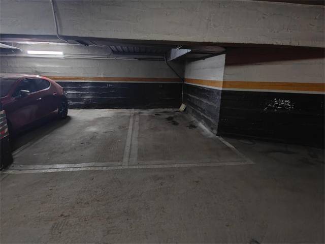 Garaje en Alquiler en Calle de La Rioja, 23 en Alameda de Osuna