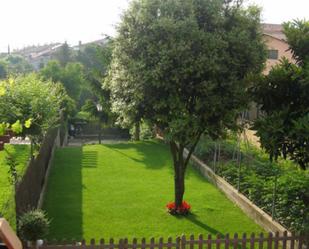 Garten von Einfamilien-Reihenhaus miete in Centelles mit Balkon