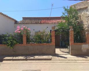 Exterior view of Single-family semi-detached for sale in Golosalvo  with Terrace