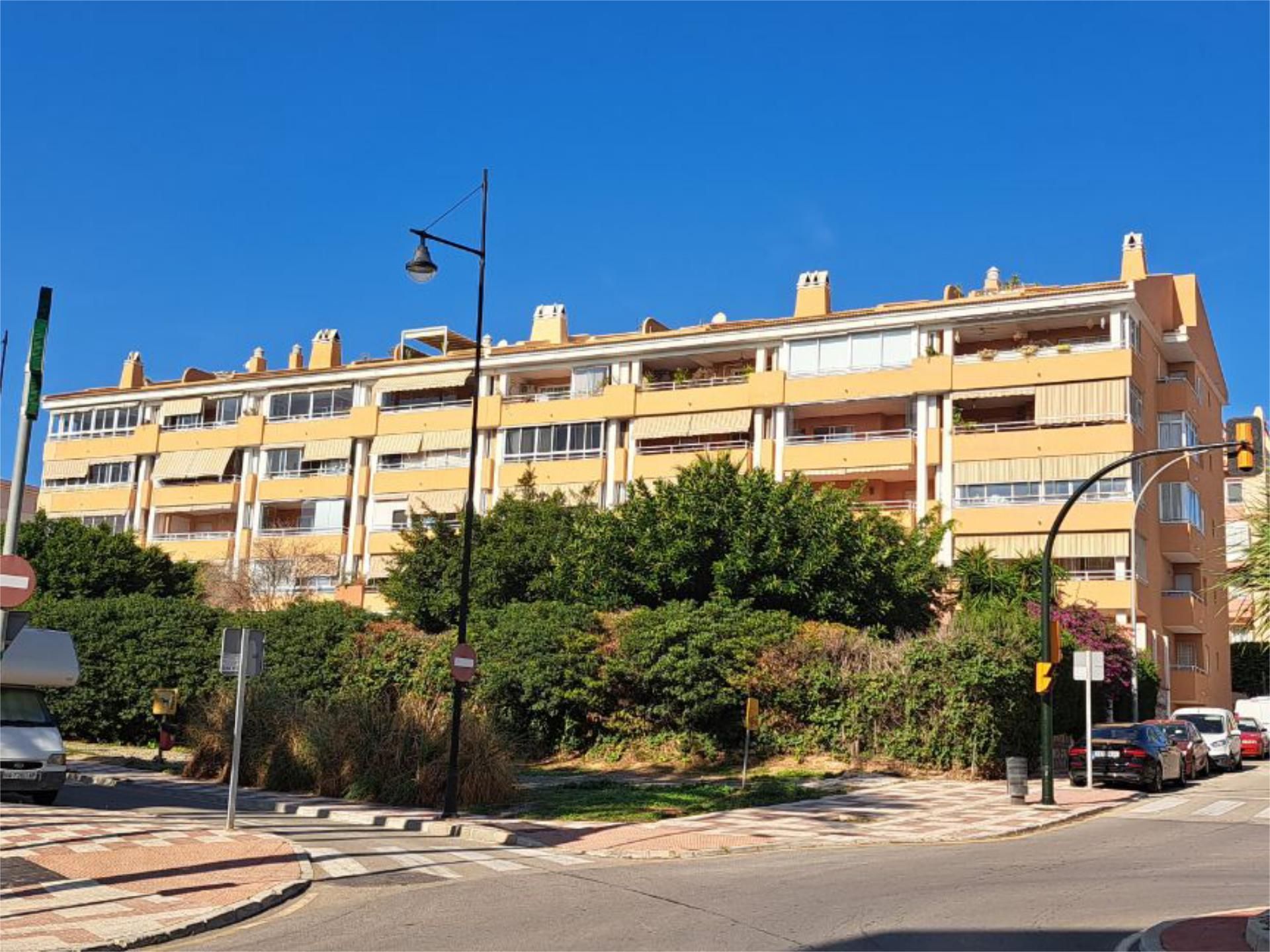Vista exterior de Pis en venda en Benalmádena amb Aire condicionat, Terrassa i Traster