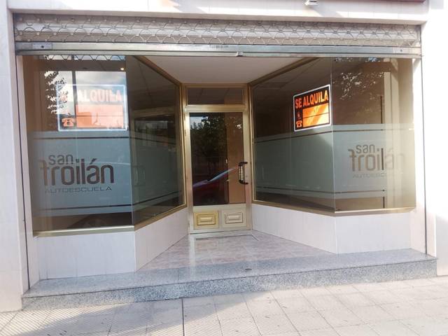 Local comercial en Alquiler en Calle Cabrera, 1 en El Soto