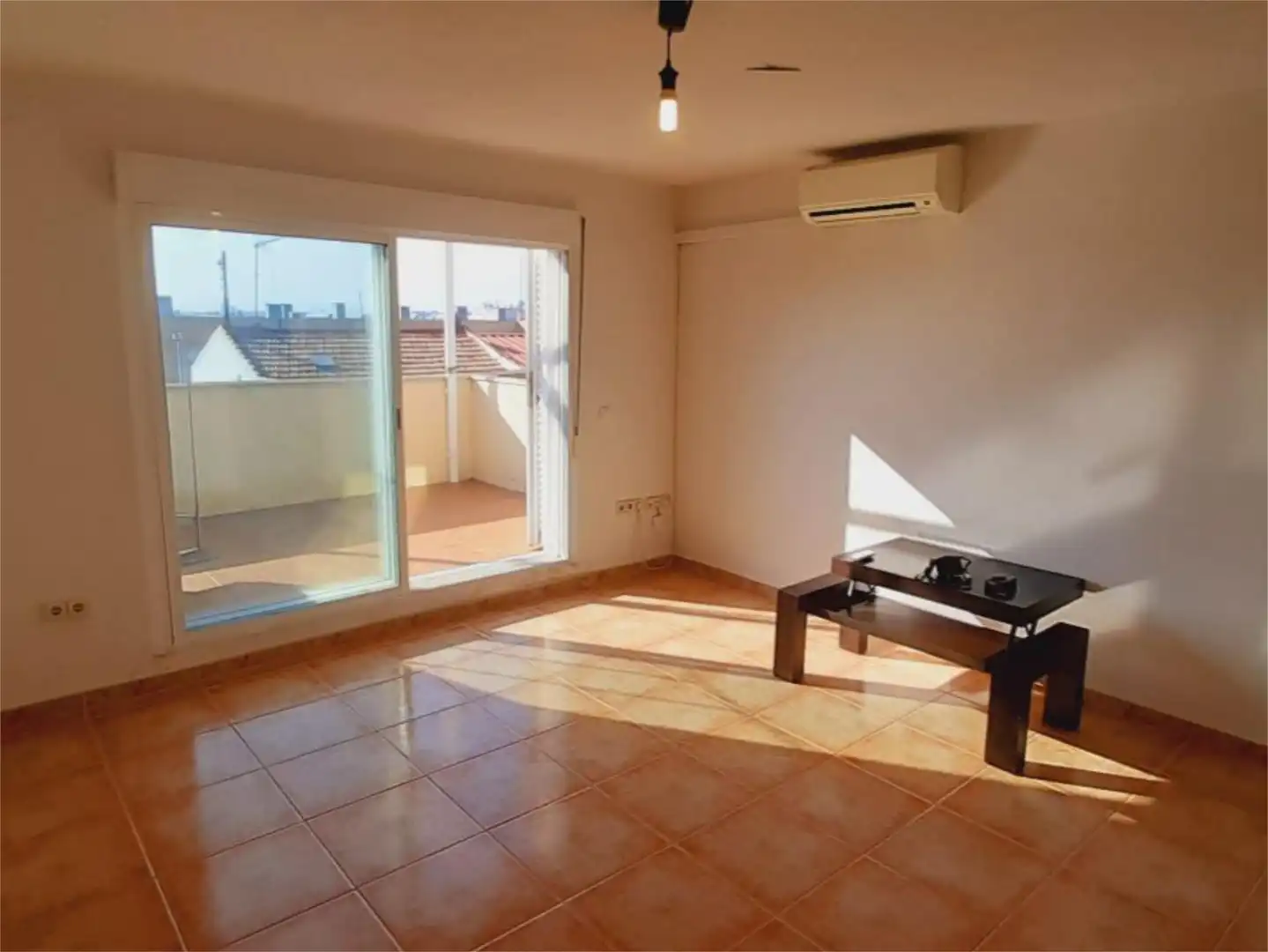 Living room of Flat for sale in  Madrid Capital  with Air Conditioner, Terrace and Balcony