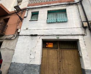 Vista exterior de Finca rústica en venda en Libros amb Calefacció, Terrassa i Traster