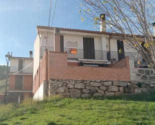 Exterior view of Single-family semi-detached for sale in Tragacete  with Heating, Terrace and Storage room