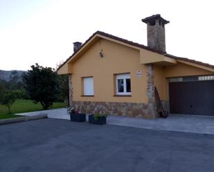 Vista exterior de Casa o xalet en venda en Villaviciosa amb Terrassa