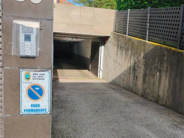 Garaje en Alquiler en Avenida de Cantabria, 80 en Valdenoja