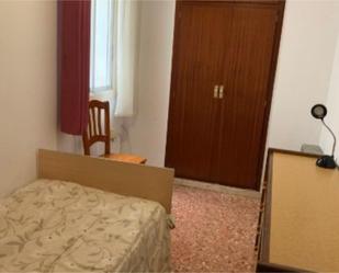 Bedroom of Flat to share in Reus  with Furnished