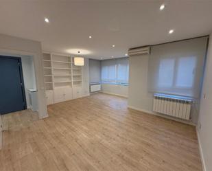 Living room of Flat to rent in  Madrid Capital  with Air Conditioner