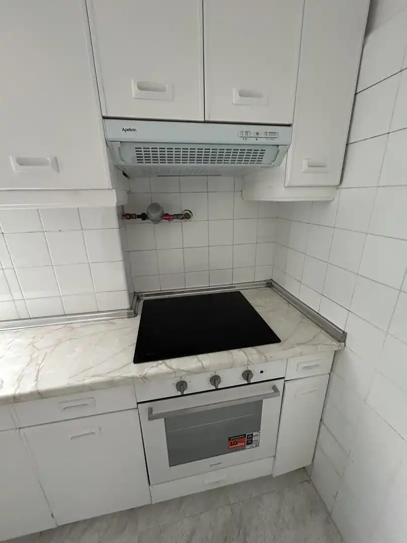 Cocina de Piso para compartir en Zaragoza con Calefacción, Amueblado y Horno