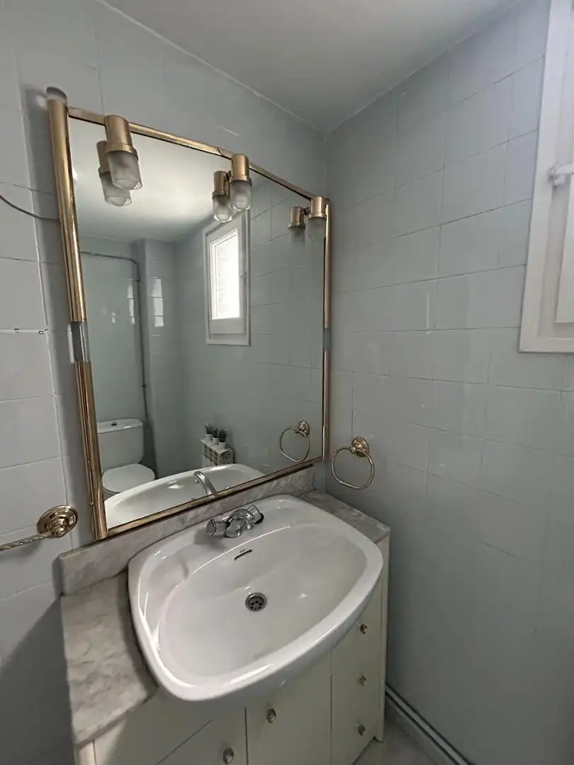 Baño de Piso para compartir en Zaragoza con Calefacción, Amueblado y Horno