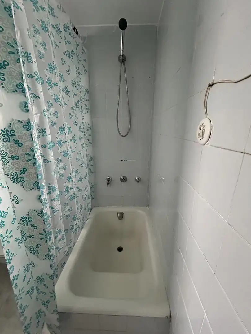 Baño de Piso para compartir en Zaragoza con Calefacción, Amueblado y Horno