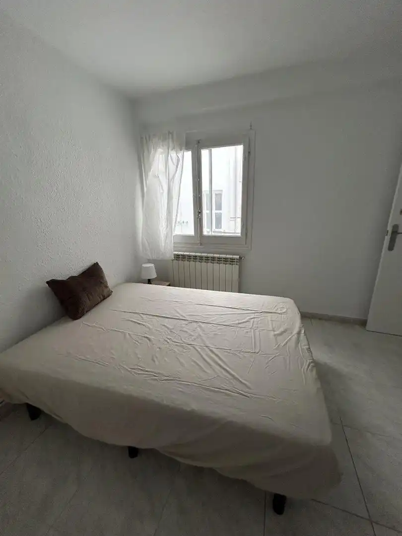 Habitación de Piso para compartir en Zaragoza con Calefacción, Amueblado y Horno