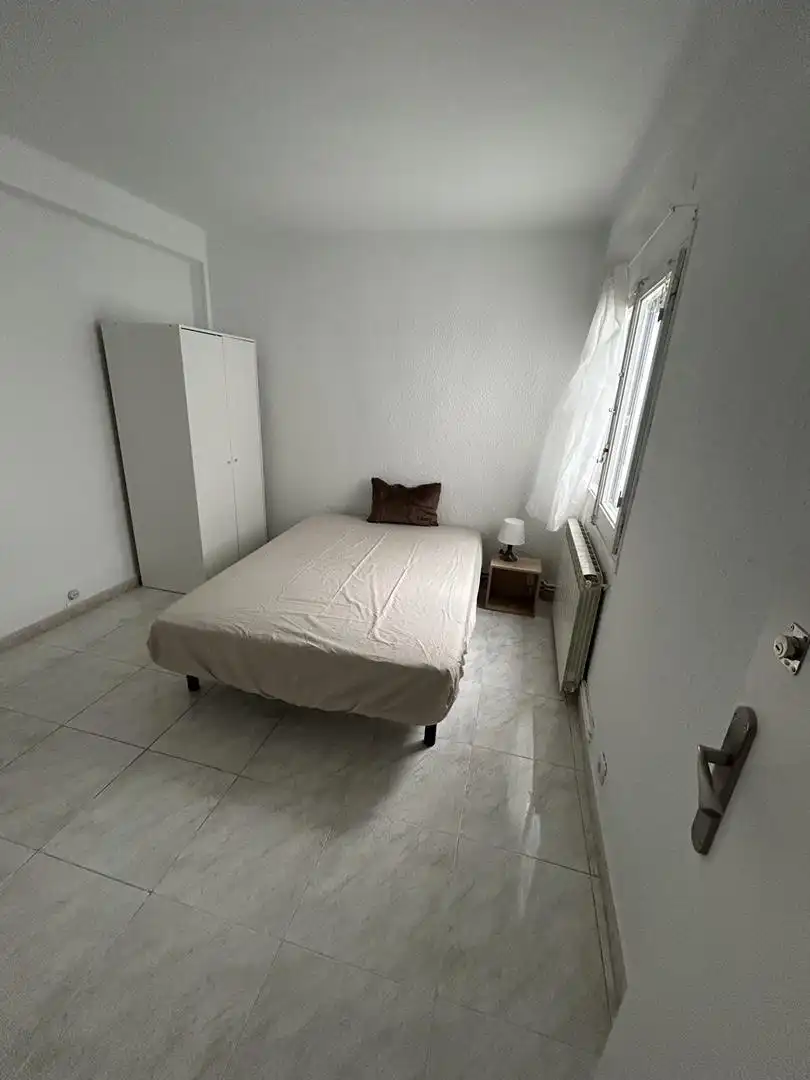 Habitación de Piso para compartir en Zaragoza con Calefacción, Amueblado y Horno
