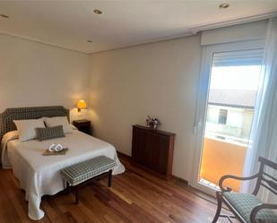 Bedroom of Flat to share in Lugo Capital  with Heating, Parquet flooring and Furnished