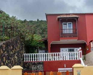 Vista exterior de Casa adosada en venda en Breña Baja amb Jardí privat, Terrassa i Traster