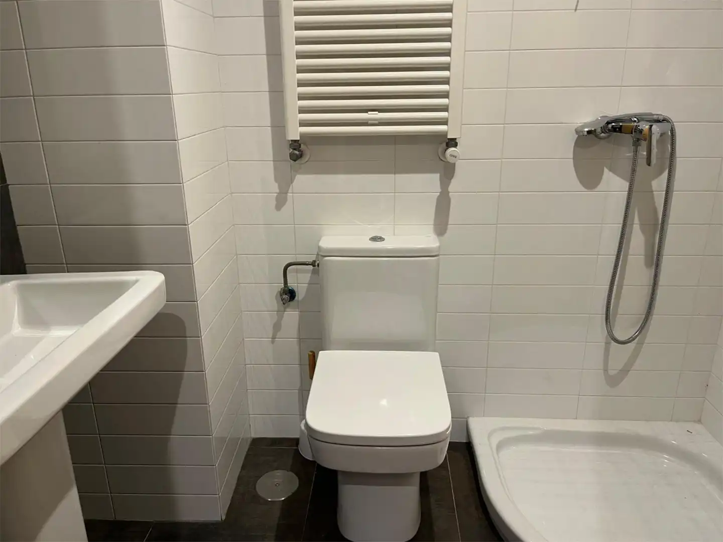 Baño de Casa o chalet de alquiler en Santiago de Compostela  con Calefacción, Jardín privado y Parquet