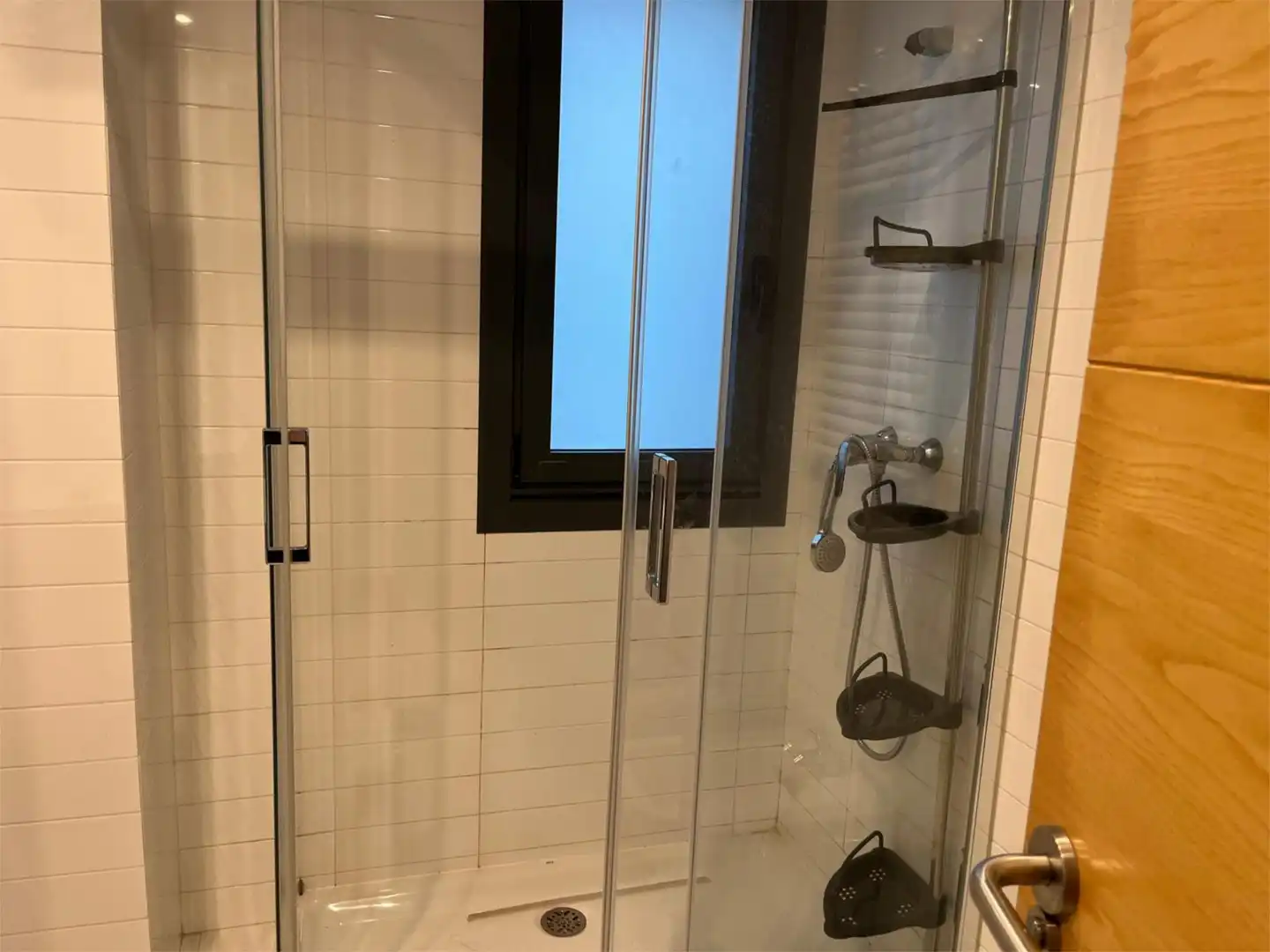 Baño de Casa o chalet de alquiler en Santiago de Compostela  con Calefacción, Jardín privado y Parquet