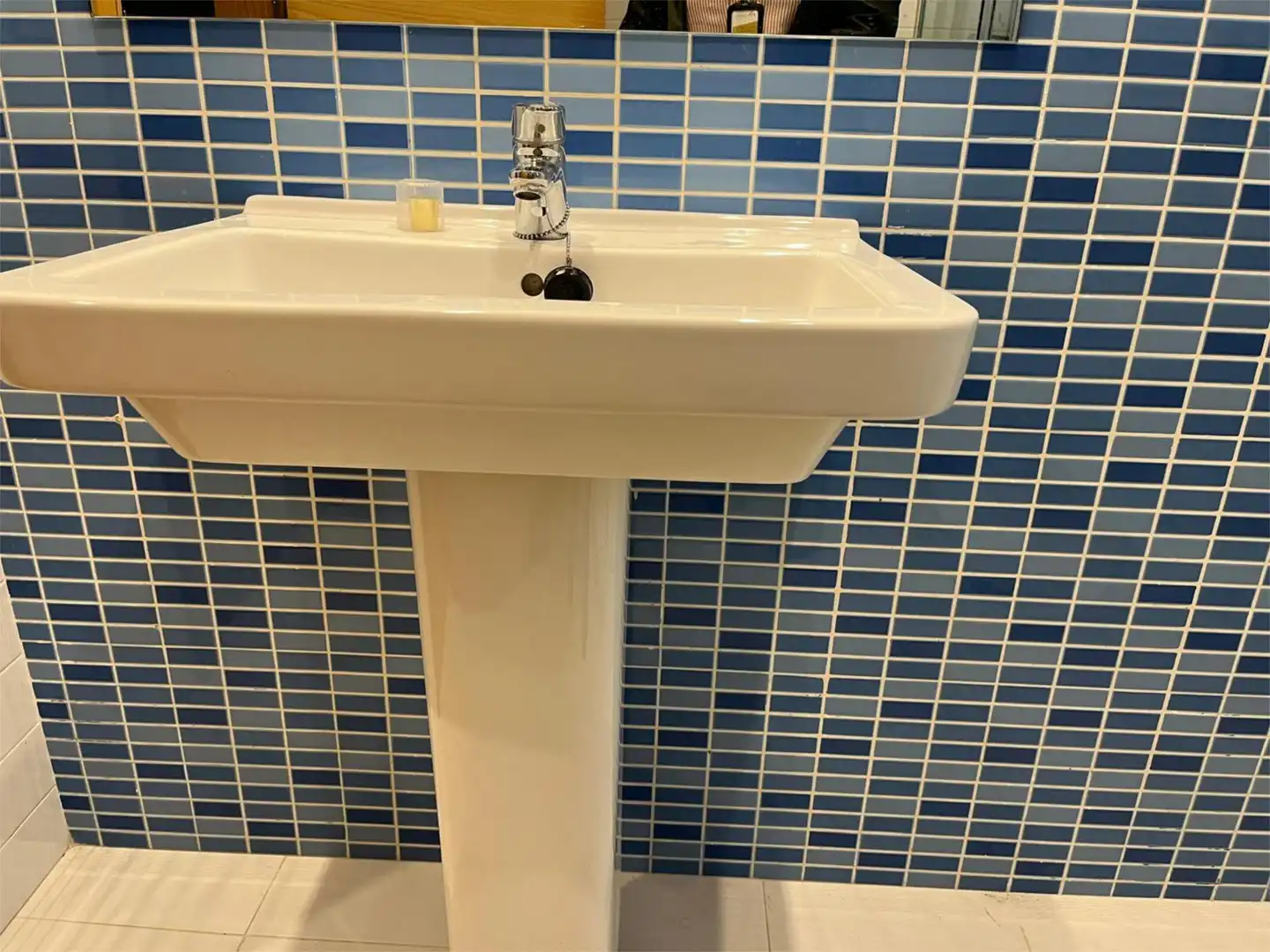 Baño de Casa o chalet de alquiler en Santiago de Compostela  con Calefacción, Jardín privado y Parquet