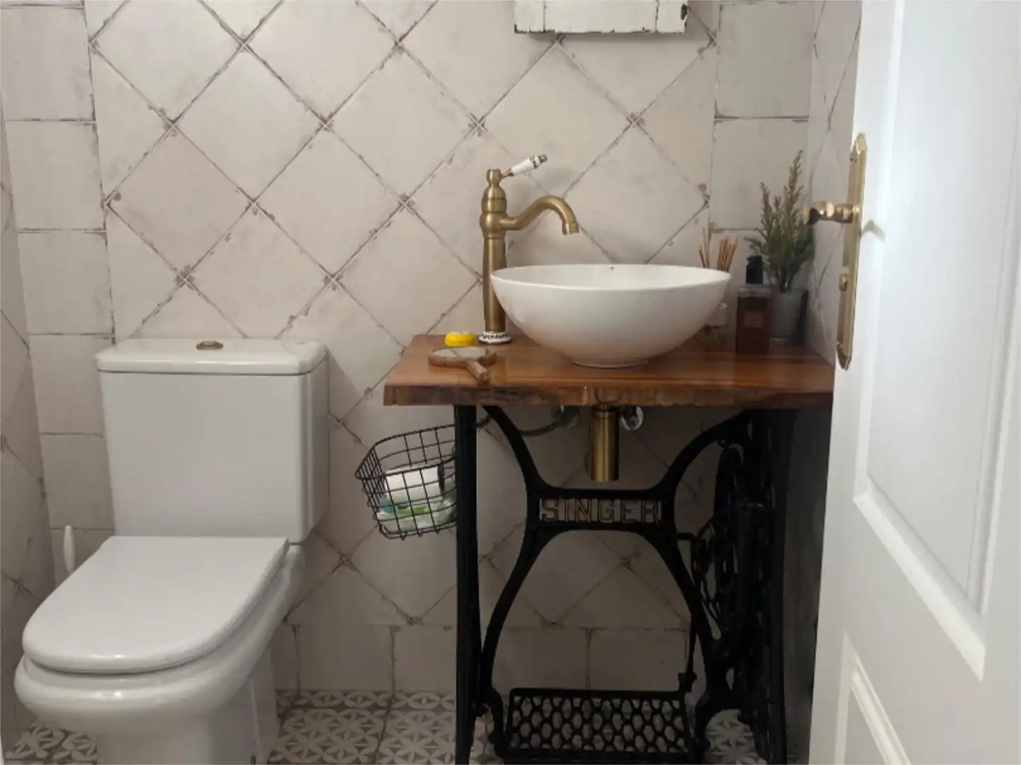 Houses for sale in Calle de Alcalá, 527, Salvador Bathroom of Houses for sale in Madrid Capital