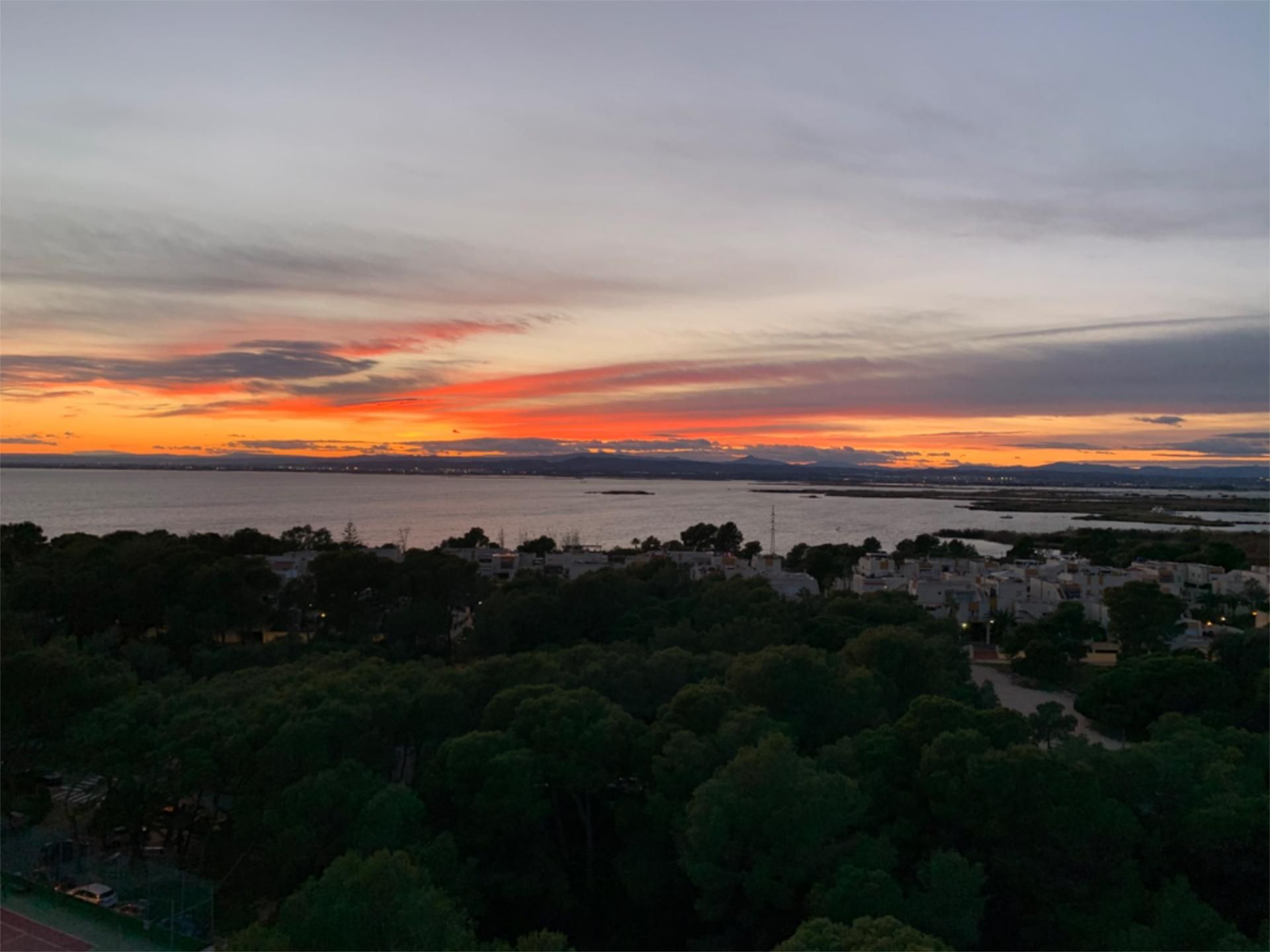 Exterior view of Apartment to share in  Valencia Capital  with Heating, Private garden and Parquet flooring