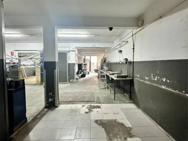 Local comercial en Alquiler en Avenida de los Pueblos, 29 en San Eugenio Bajo