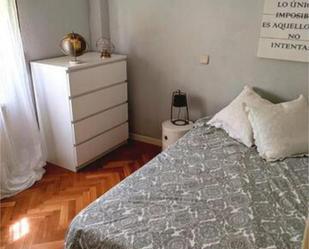 Bedroom of Flat to share in El Escorial  with Swimming Pool