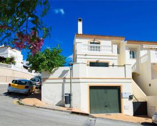 Single-family semi-detached to rent in Benagalbón