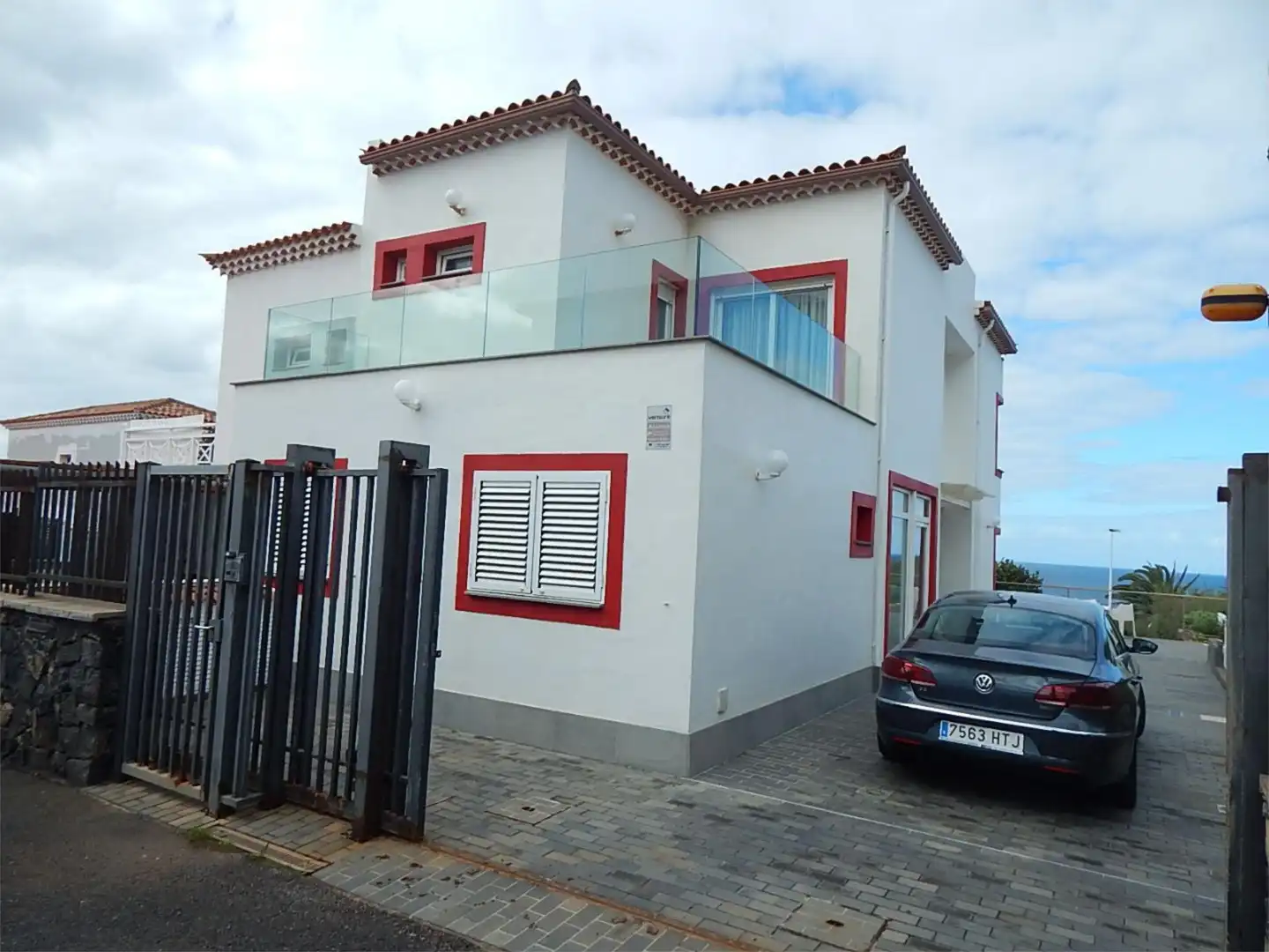 Detached homes for sale in Urbanizacion Lagunamar, 2, Bajamar Exterior view of Detached homes for sale in San Cristóbal de la Laguna with Private garden, Storage room and Video intercom