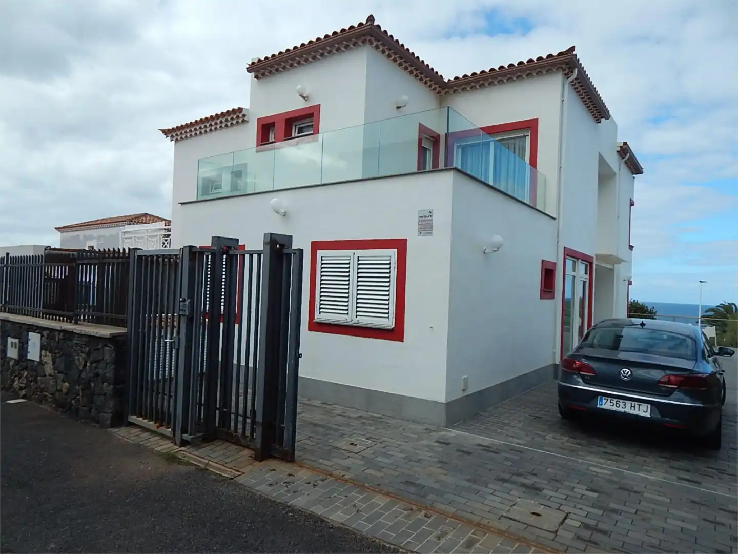 Detached homes for sale in Urbanizacion Lagunamar, 2, Bajamar Exterior view of Detached homes for sale in San Cristóbal de la Laguna with Private garden, Storage room and Video intercom