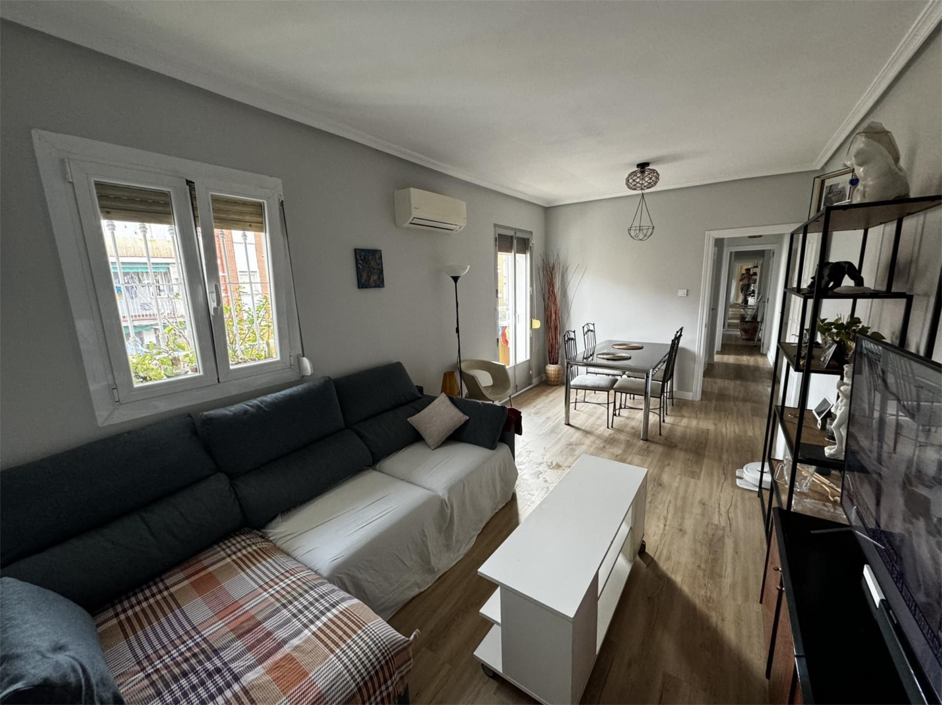 Living room of Apartment to share in  Madrid Capital  with Air Conditioner, Heating and Terrace