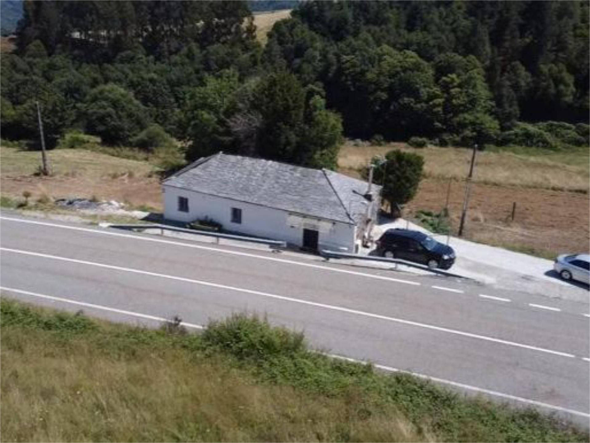 Vista exterior de Casa o xalet en venda en A Fonsagrada  amb Calefacció, Jardí privat i Parquet