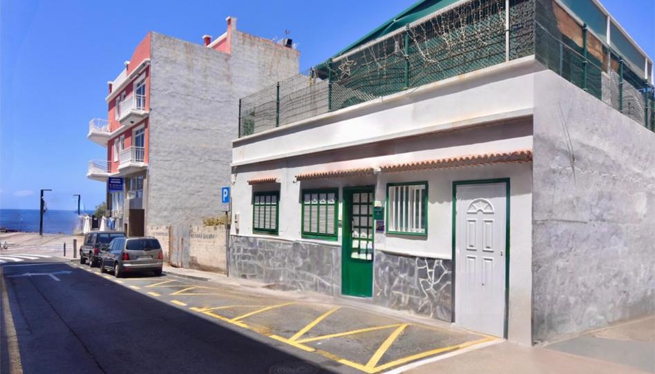 Casa adosada en venta en Calle Isla Bonita, 39, Playa de San Juan, Santa Cruz de Tenerife - imagen 1 Foto 1 de Casa adosada en venta en Calle Isla Bonita, 39, Playa de San Juan, Santa Cruz de Tenerife