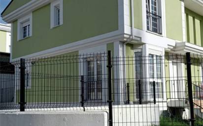 Casa adosada en alquiler en peñacastillo - nueva m