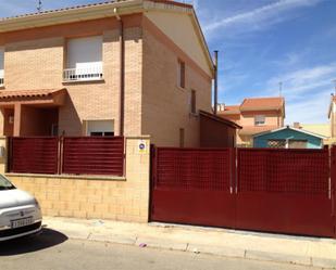 Exterior view of House or chalet for sale in Pozo de Guadalajara  with Heating and Private garden