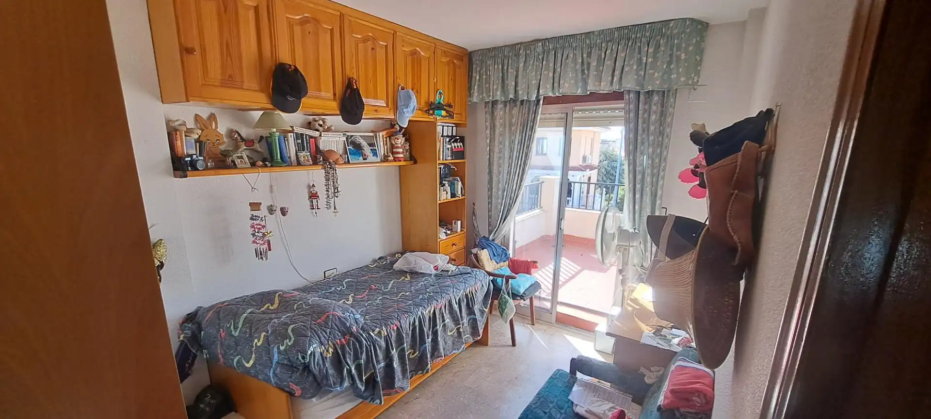 Casa o xalet en venda a Calle Mirador de la Sierra, 23, Gójar Dormitori de Casa o xalet en venda en Gójar amb Terrassa, Piscina i Balcó