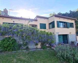 Vista exterior de Casa o xalet en venda en Maçanet de Cabrenys amb Terrassa