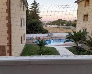 Piscina de Pis en venda en Sotillo de la Adrada amb Jardí privat, Piscina i Aparcament comunitari