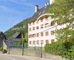 Exterior view of Flat for sale in Canfranc  with Swimming Pool