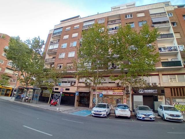 Garaje en Alquiler en de San Nazario, 1 en Prosperidad