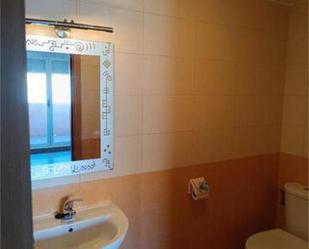 Bathroom of Flat to rent in  Zaragoza Capital  with Heating, Storage room and Pets allowed