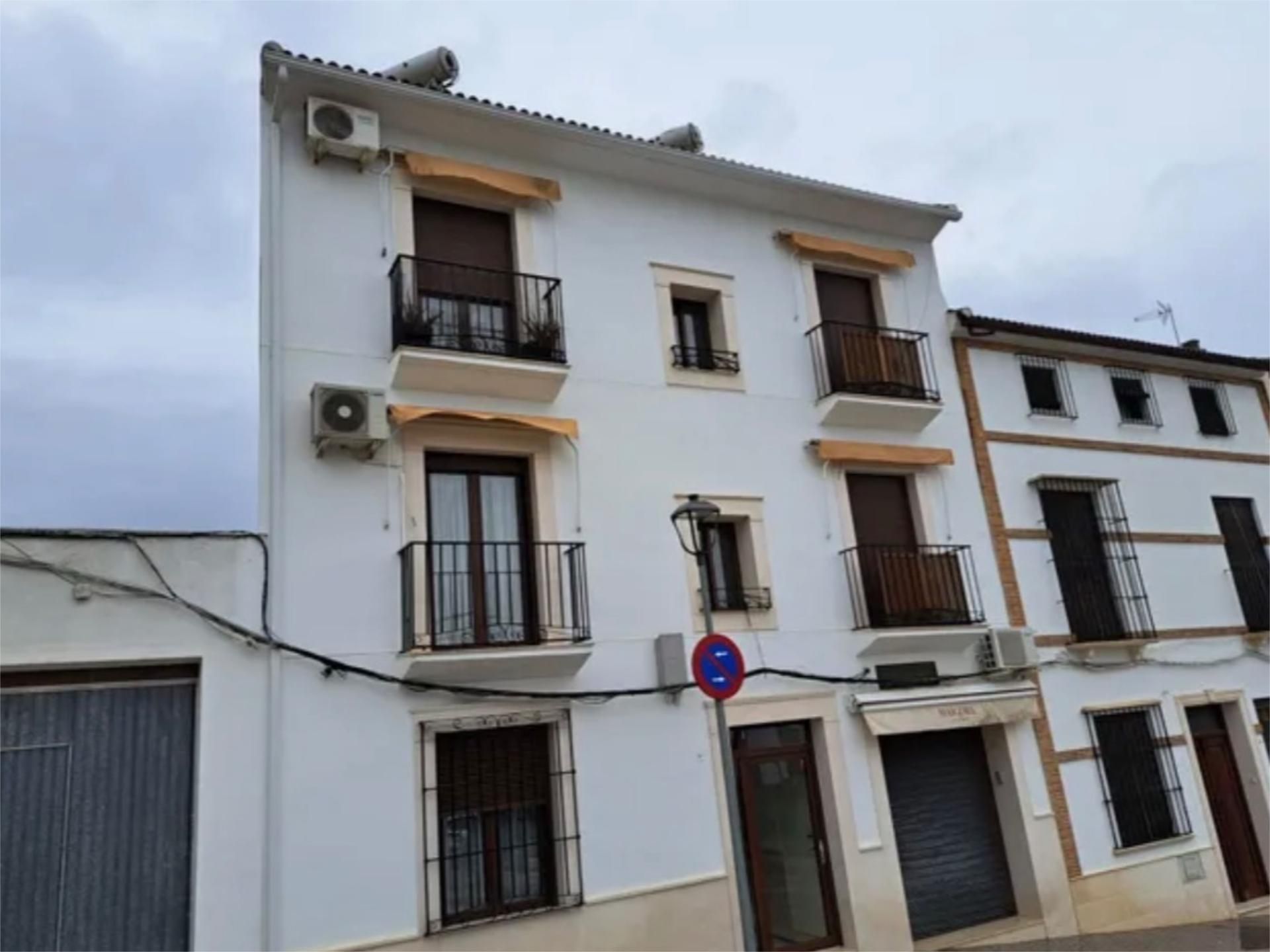 Vista exterior de Dúplex en venda en Aguilar de la Frontera amb Aire condicionat, Terrassa i Balcó