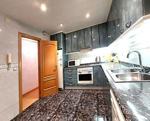 Kitchen of Flat for sale in L'Hospitalet de Llobregat  with Balcony