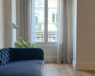 Bedroom of Flat for sale in  Madrid Capital