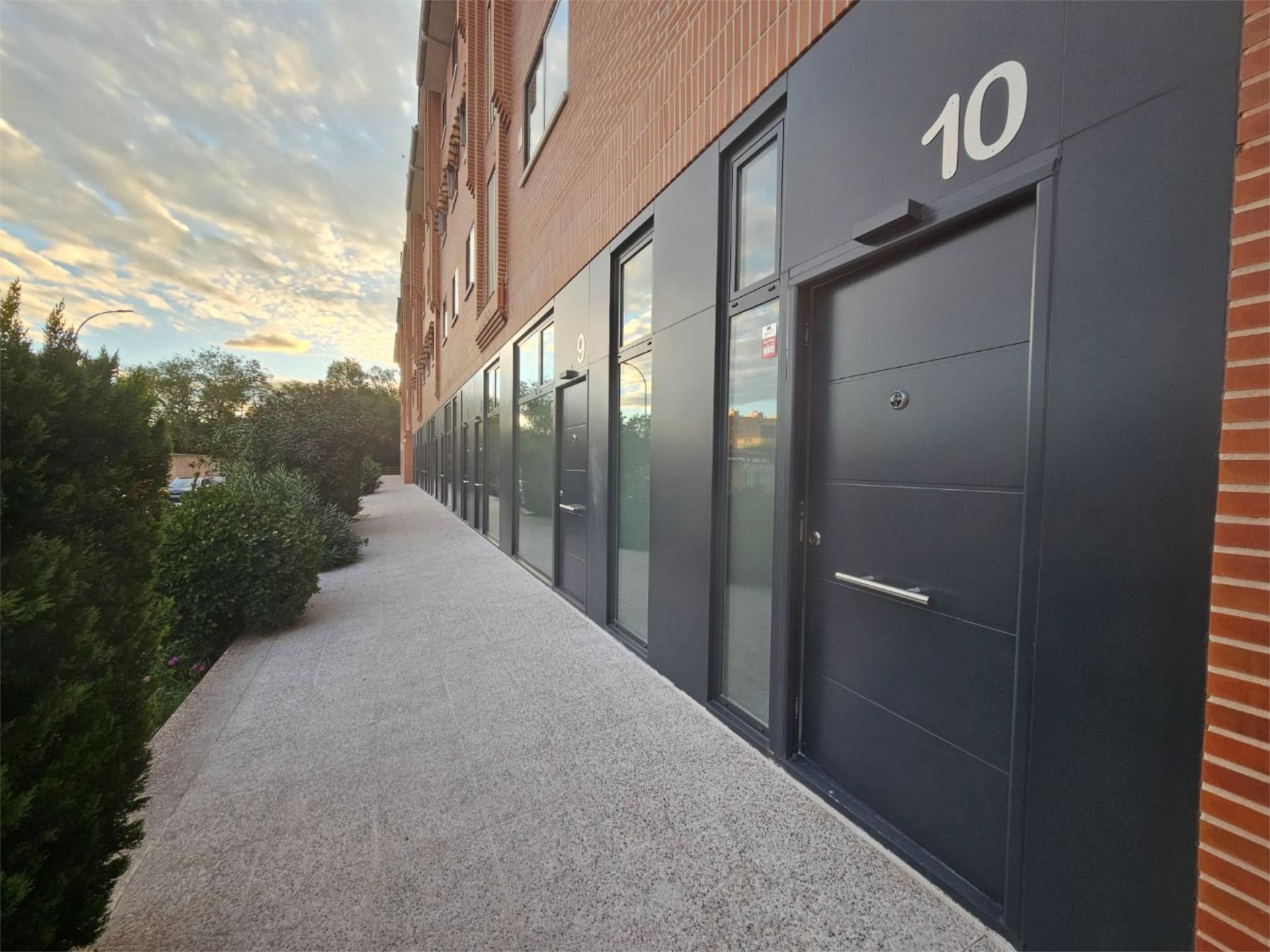Vista exterior de Pis en venda en Alcalá de Henares amb Aire condicionat