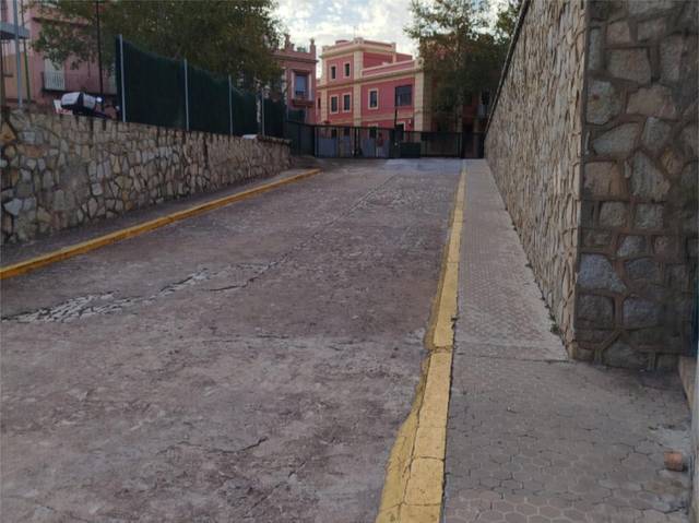 Garaje en Alquiler en Avenida Manuel Siurot, 3 en Bami - La Estrella